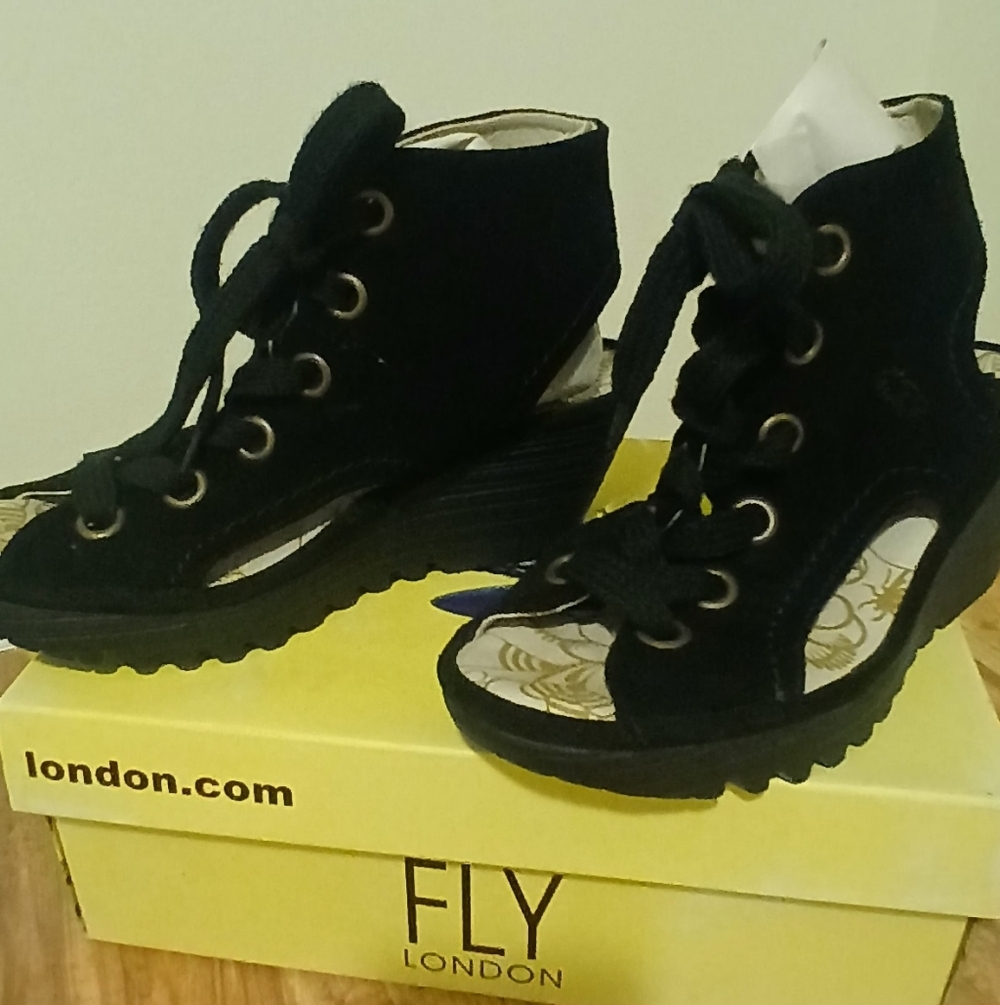 Fly London Suede Wedge Ankle Boots Lace Up Black Comfortable Size 38. NEW W/Box